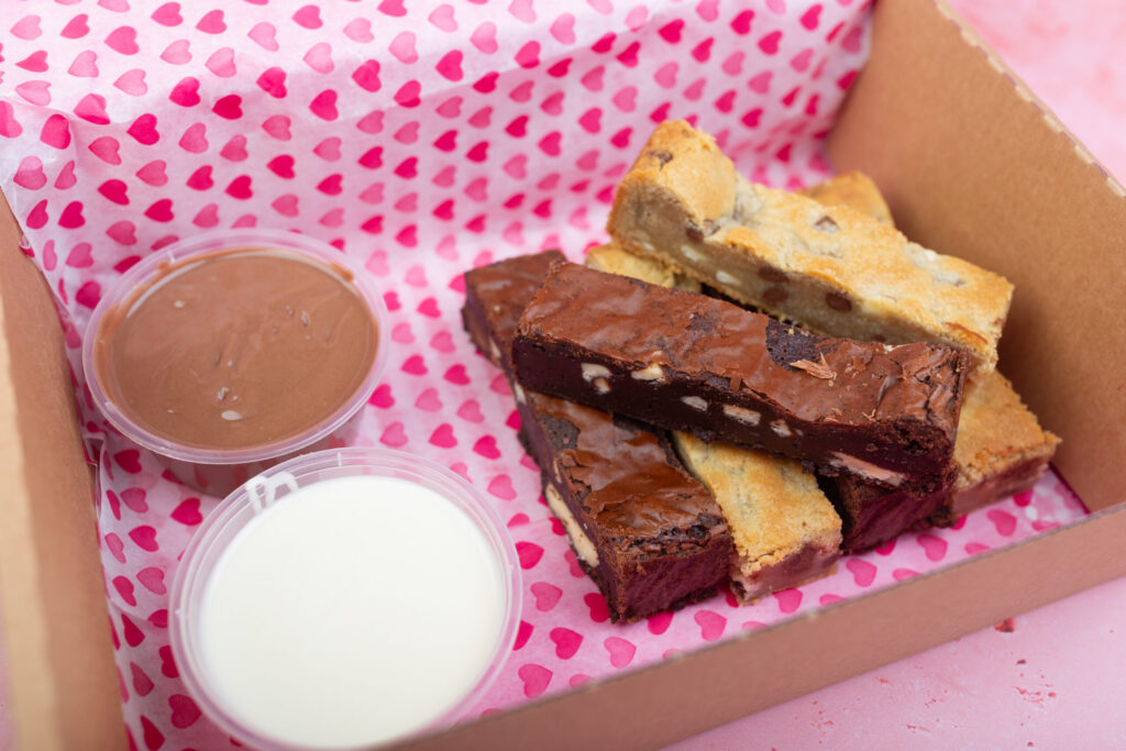 Brownie X Cookie Milk and White Chocolate Dipping Box - Image 6