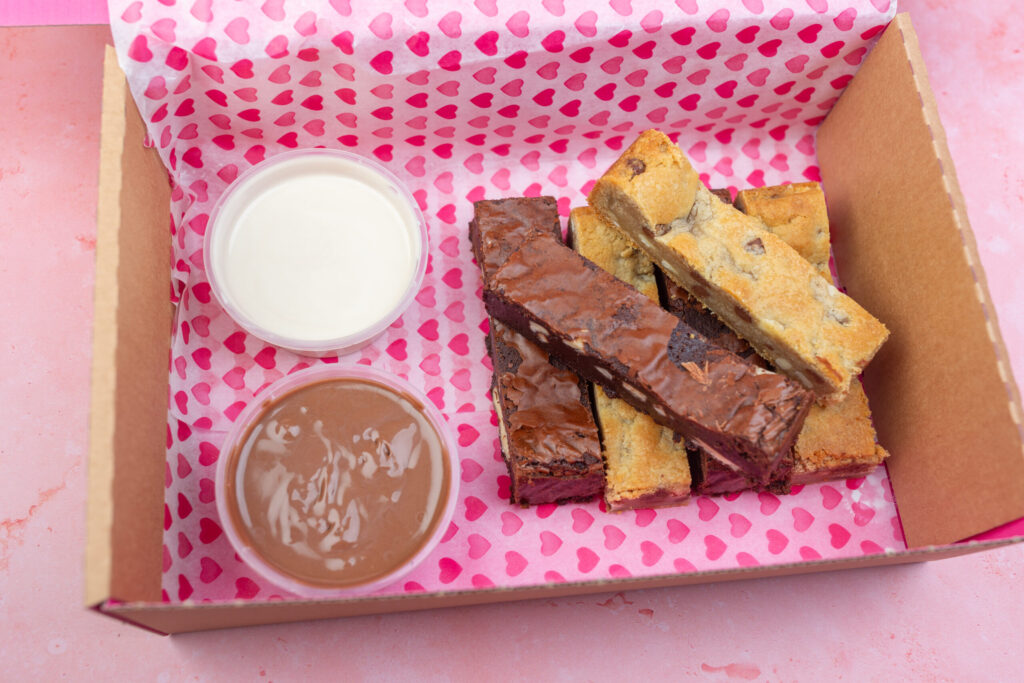 Brownie X Cookie Milk and White Chocolate Dipping Box