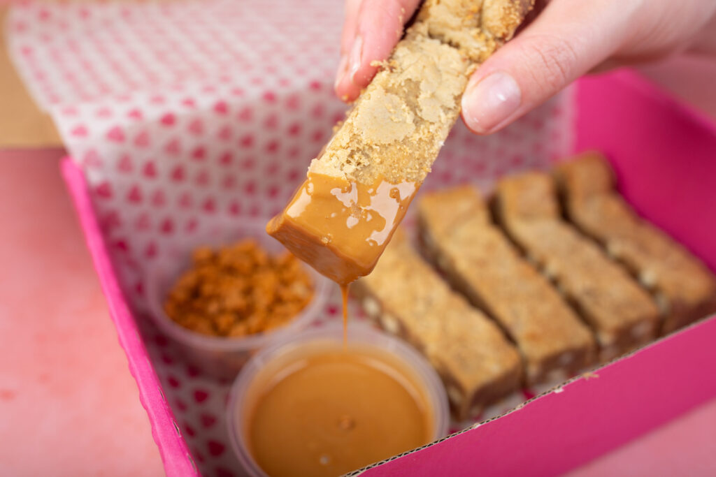 Lotus Biscoff Cookie Bar Dipping box - Image 4